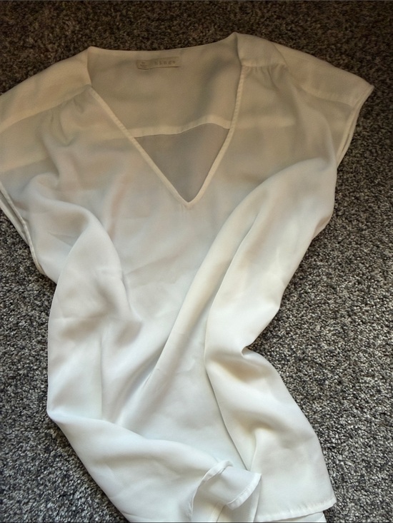 hinge Tops - hinge White V-Neck Cap Sleeve Blouse